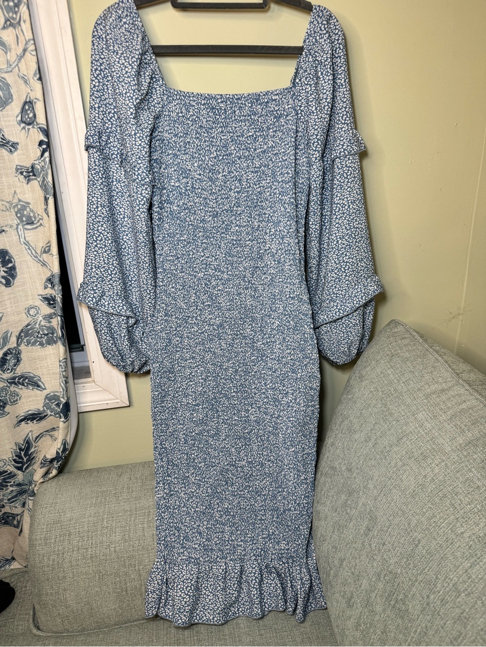 Square-Neck Blue Floral Midi Dress with Ruffle Hem
